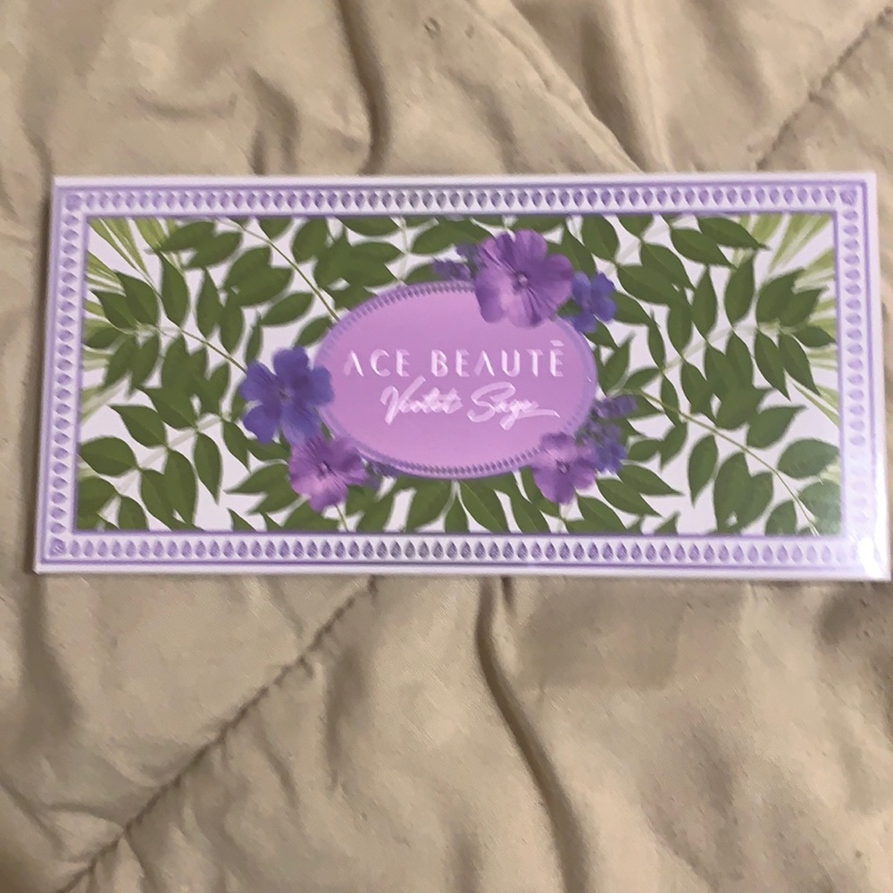 NIB Ace Beaute Violet Sage Eyeshadow Palette